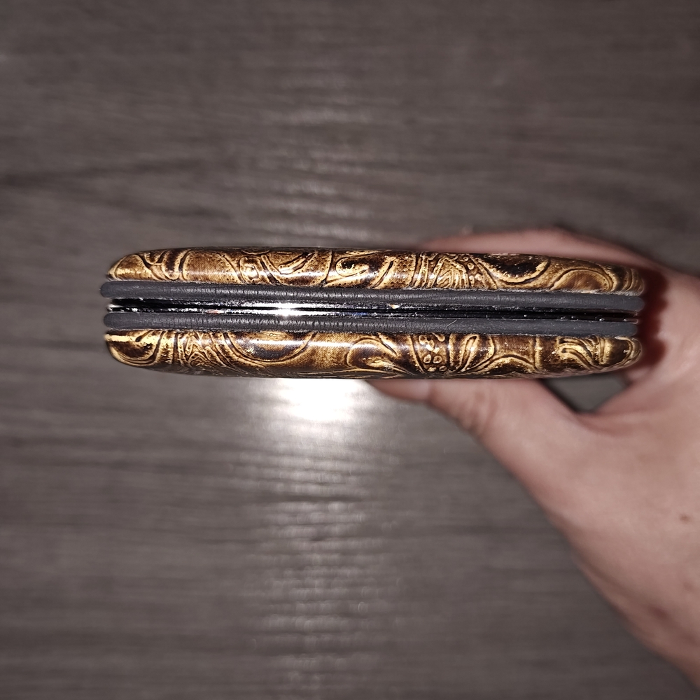 Embossed Brown Wallet - Picture 8 of 9